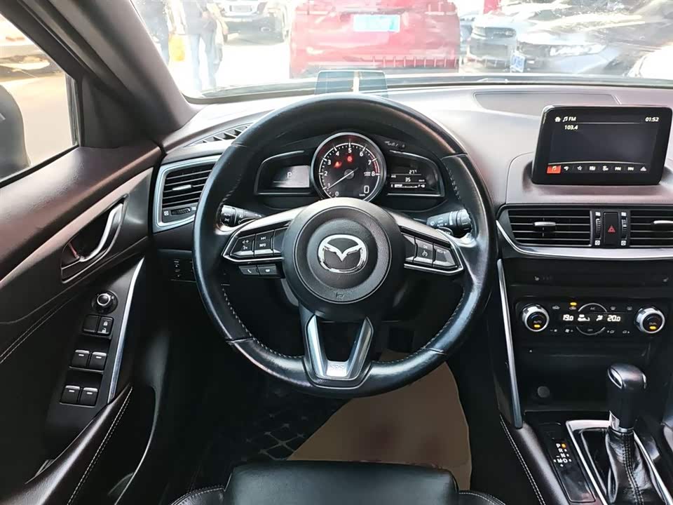 Mazda CX-4