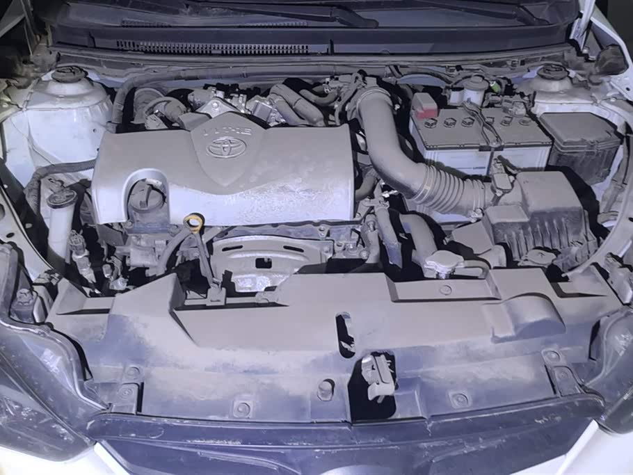 Toyota YARiS L to enjoy