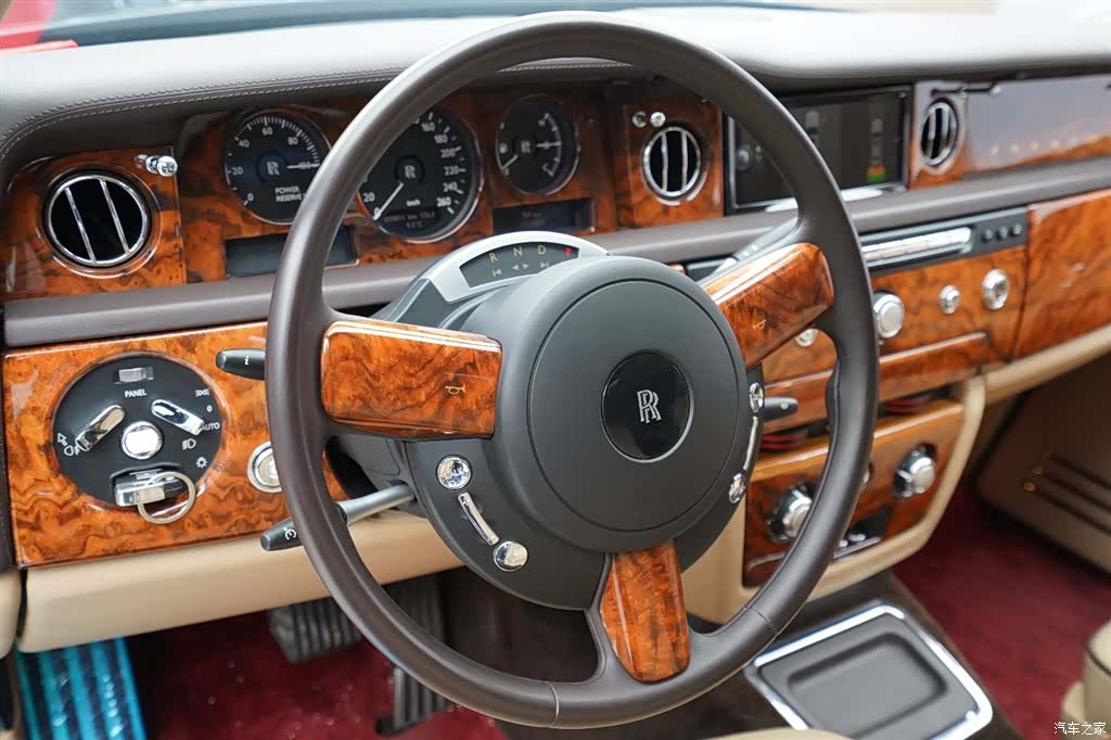 Rolls-Royce Phantom, 2013 7