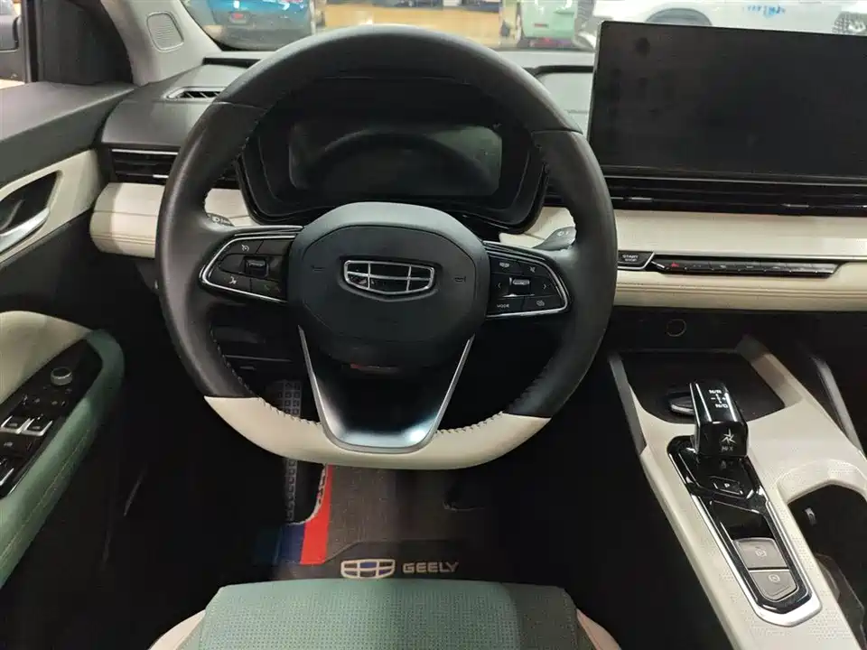 Geely Emgrand L HiP Geely Emgrand L HiP