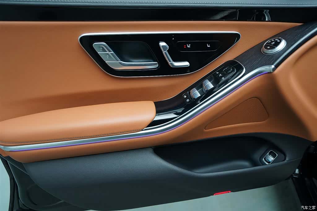 Mercedes-Benz S-Class, 2023 3