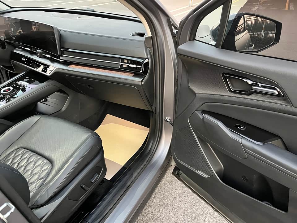 Kia Lion Platinum expands the world