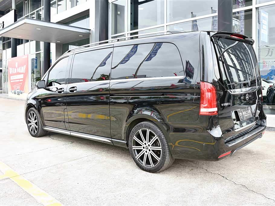 Mercedes-Benz V-class