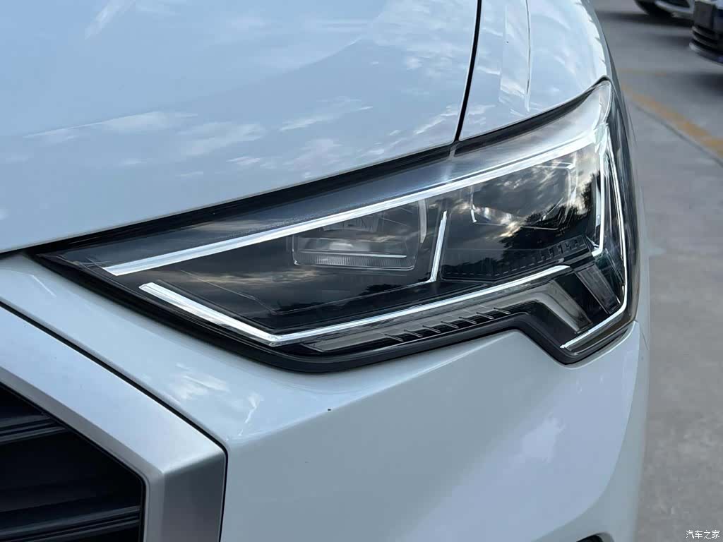 Audi Q3, 2022 4