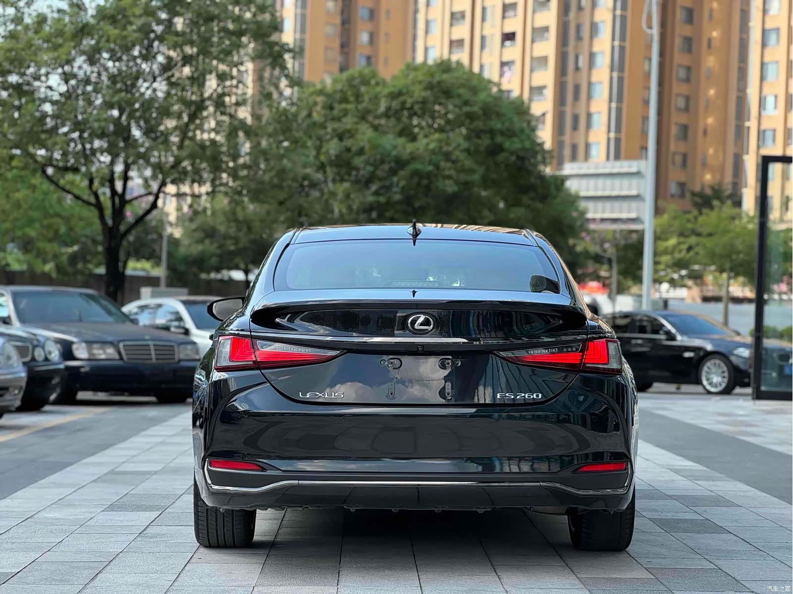 Lexus ES, 2019 все фото