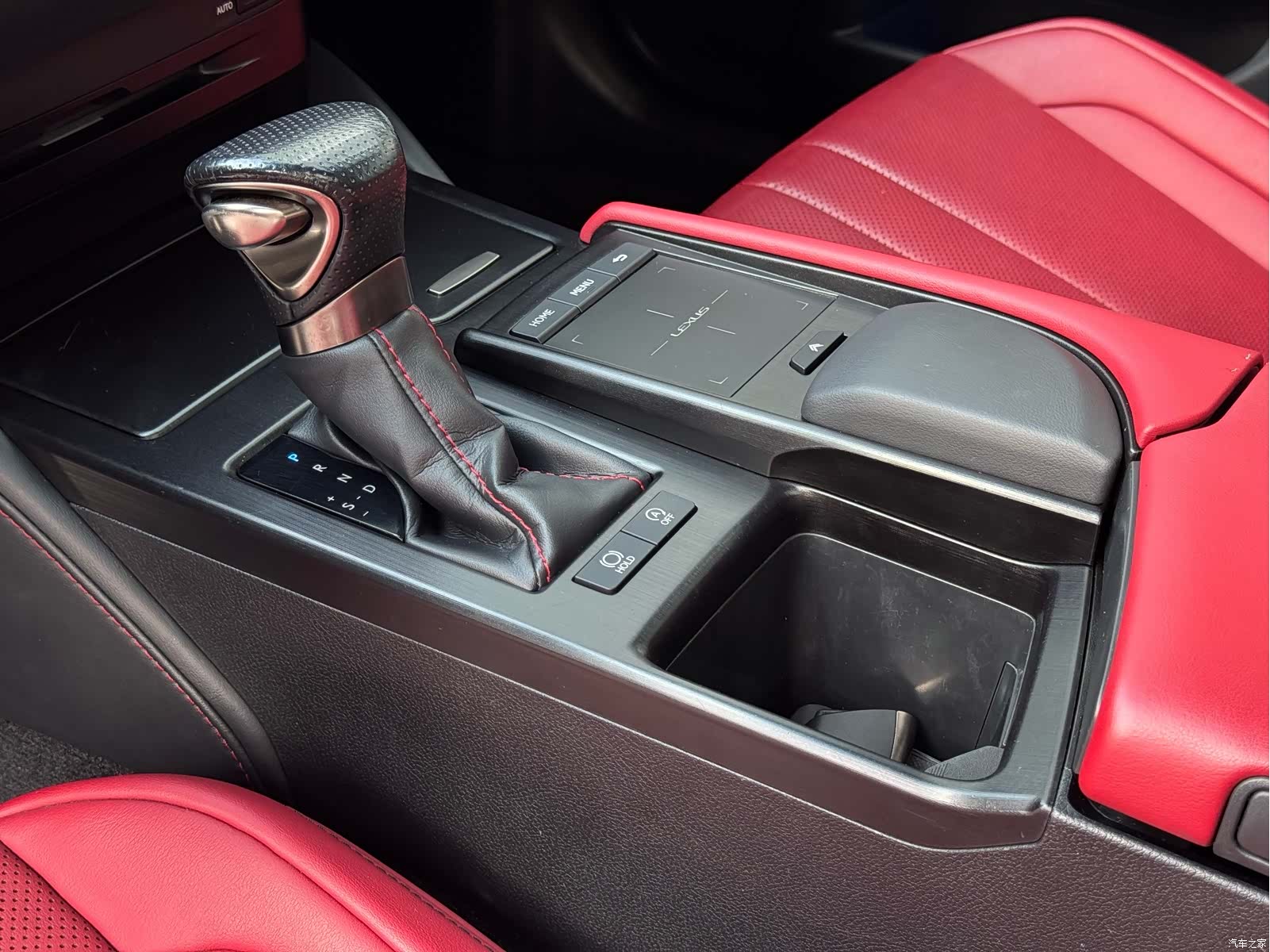 Lexus ES, 2019 15