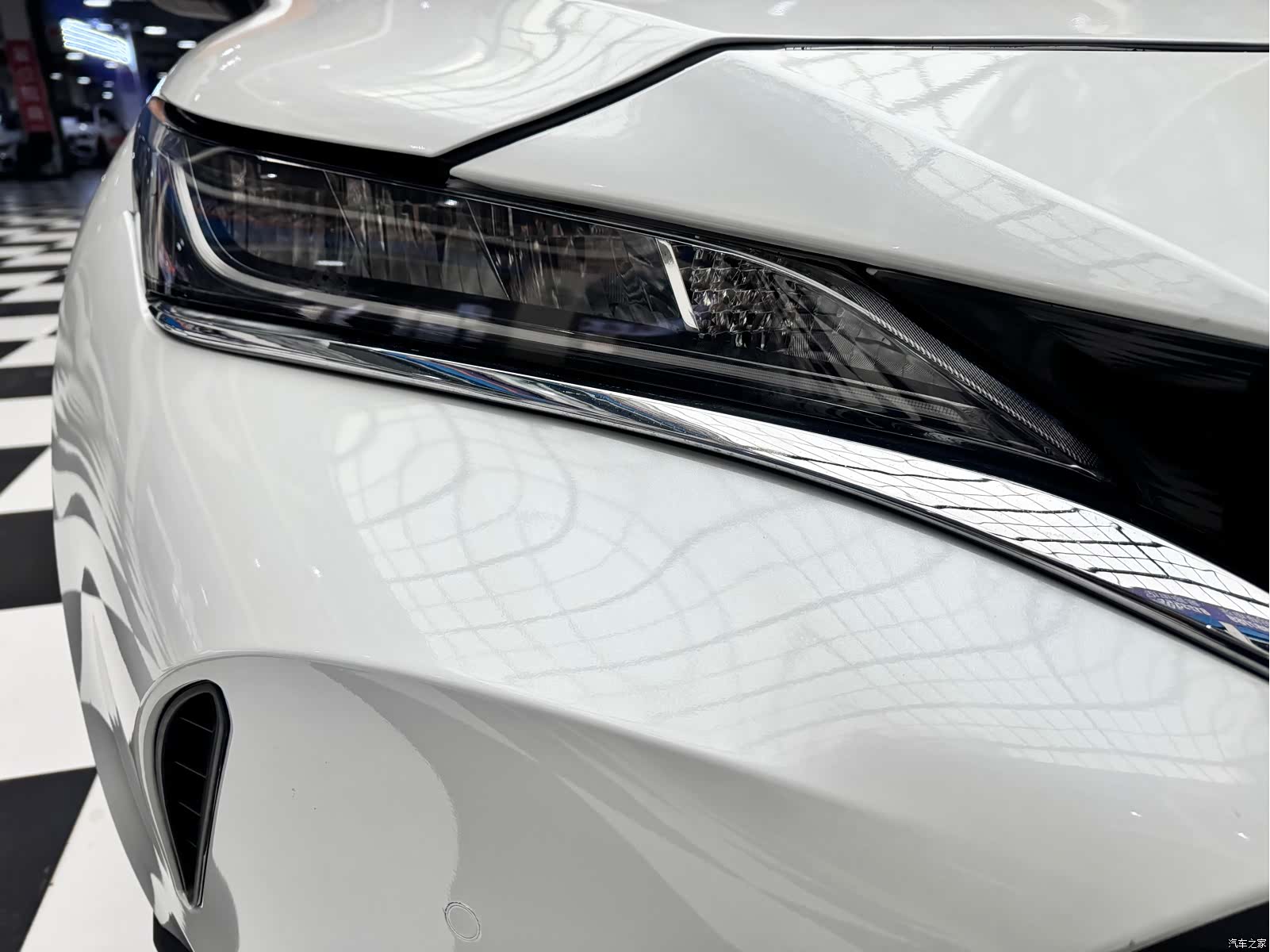 Toyota Harrier, 2026 4