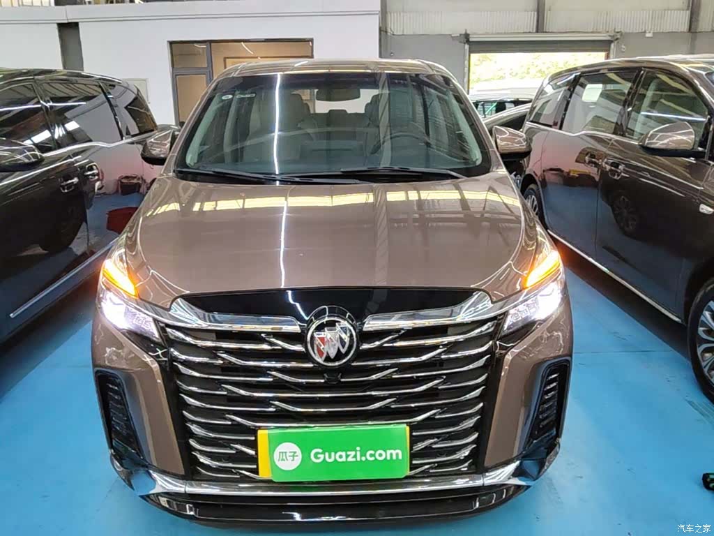 Buick GL8, 2022 3