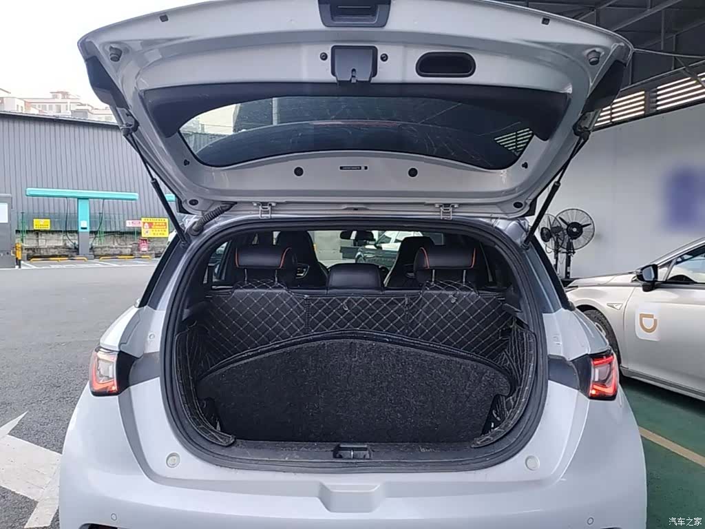 BYD Dolphin, 2021 19