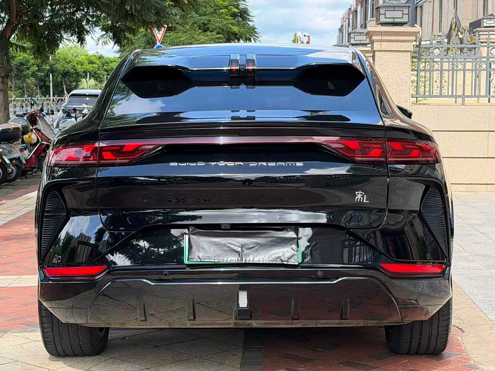 BYD Song, 2025 8