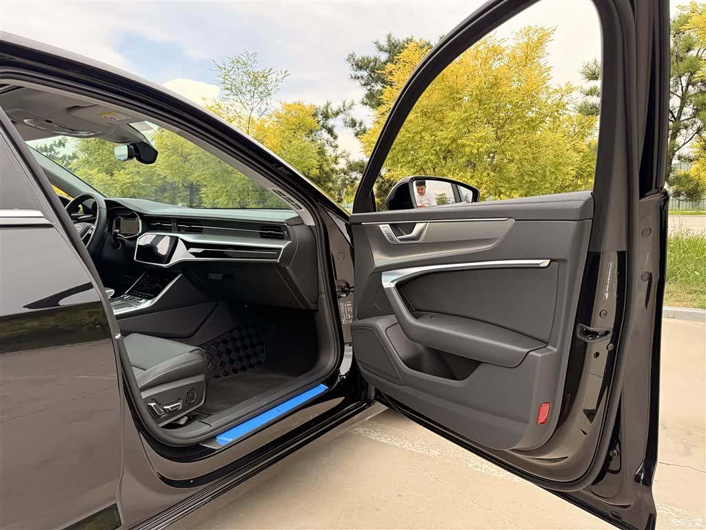Audi A6L, 2025 10