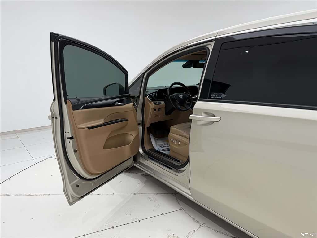 Buick GL8, 2021 13
