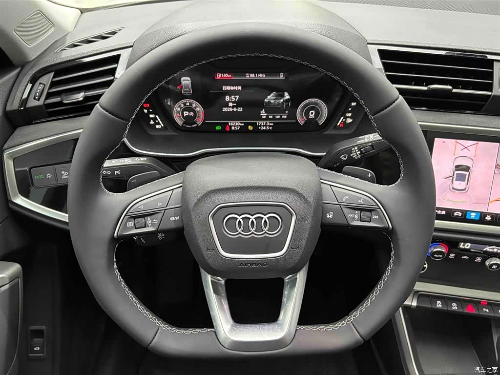 Audi Q3, 2022 3