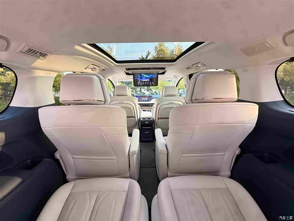 Buick GL8, 2024 28