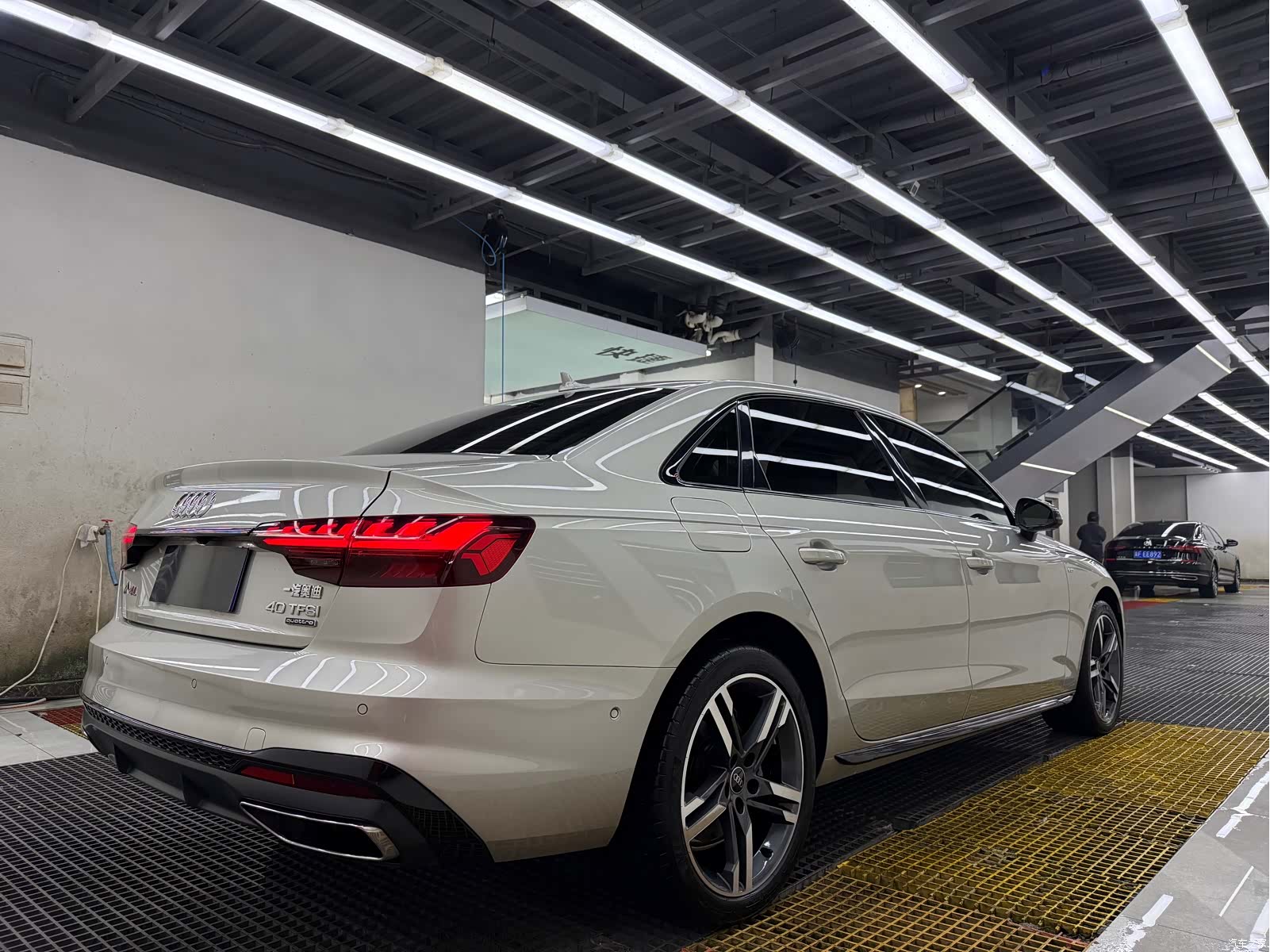 Audi A4L, 2022 4