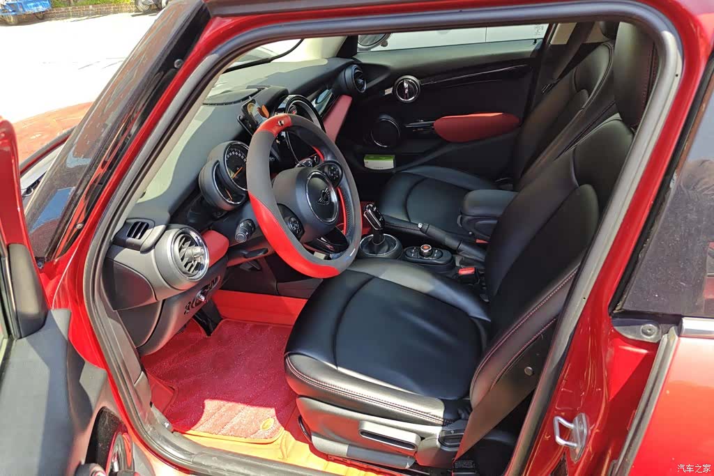 Mini ONE, 2019 9