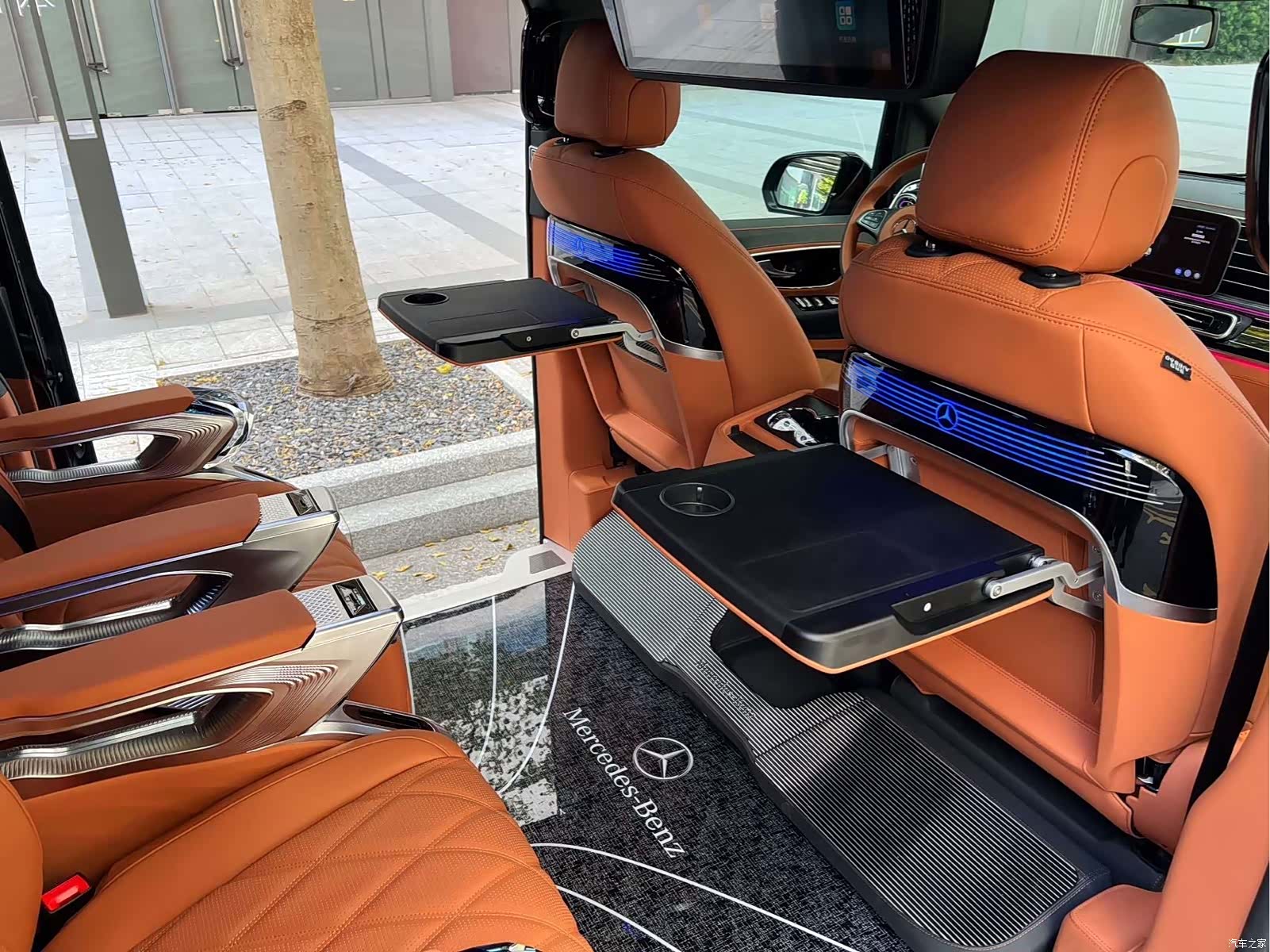 Mercedes-Benz 7, 2020 20