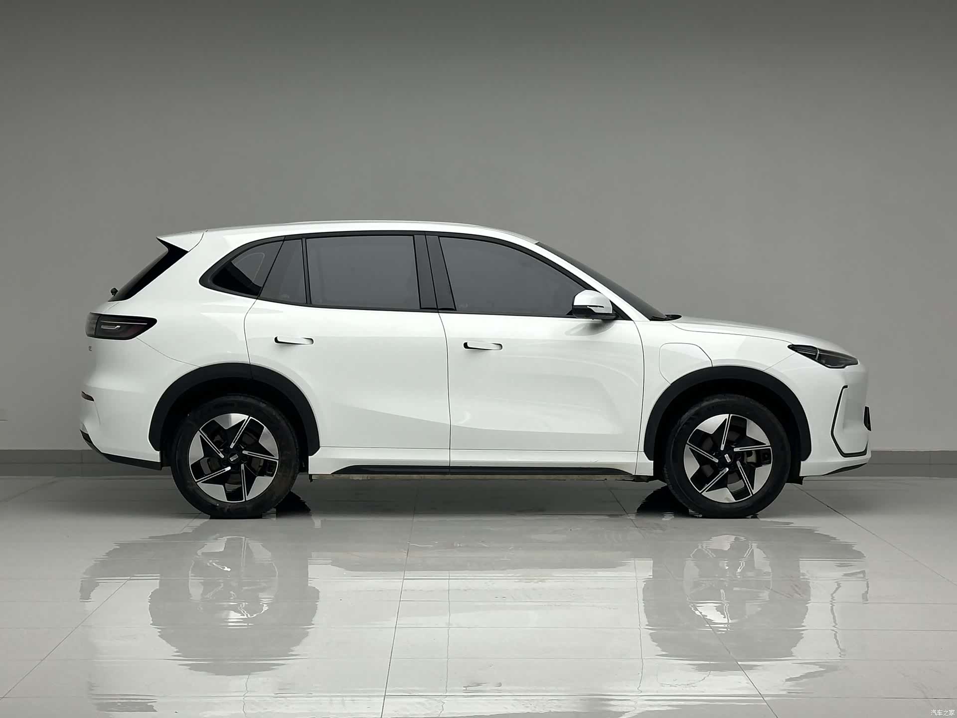 Geely Galaxy E5, 2025 4