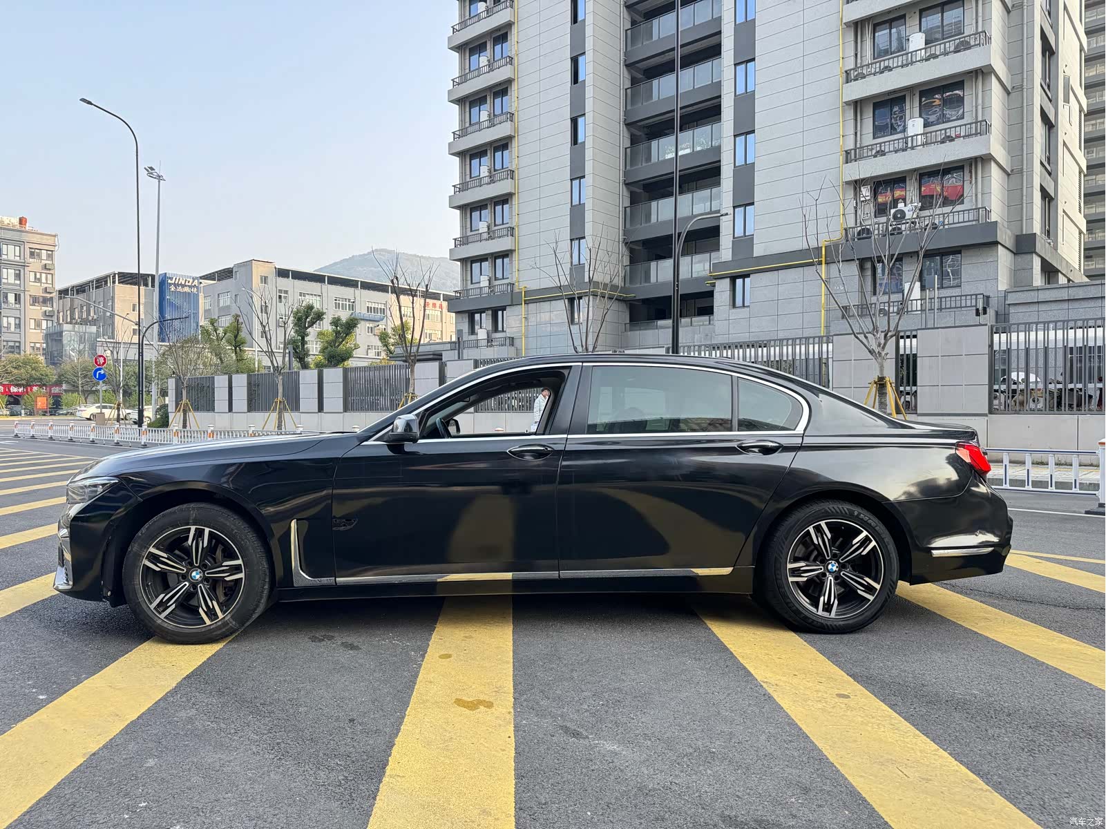 BMW 7 Series, 2012 11
