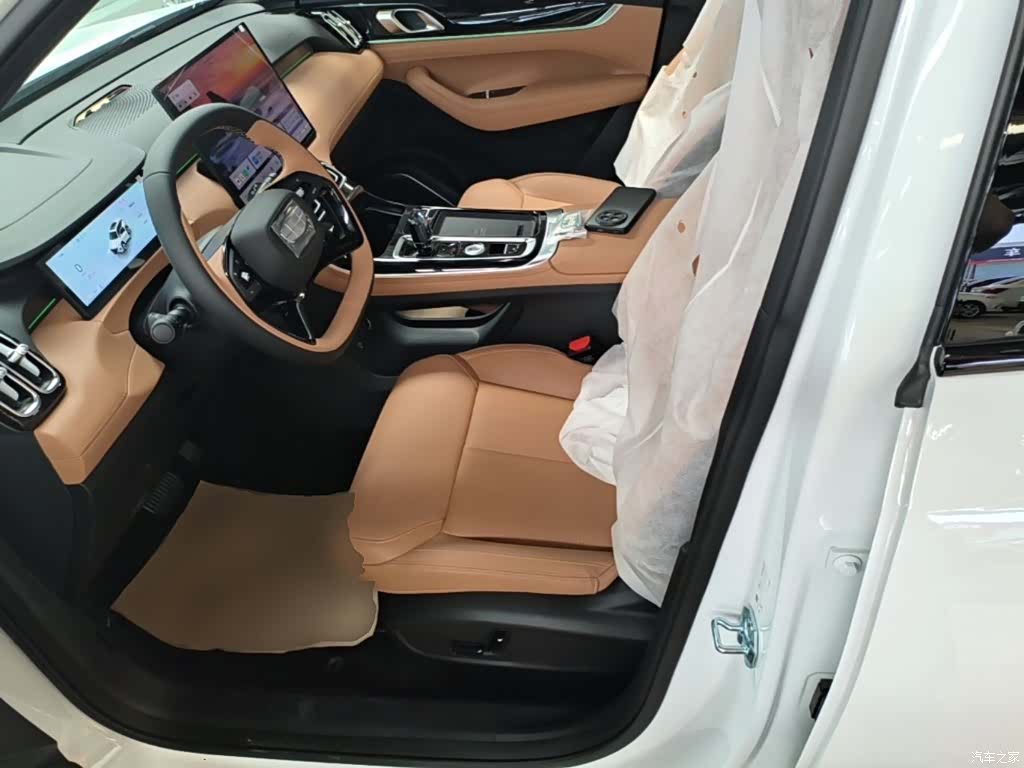 Geely Boyue, 2026 15