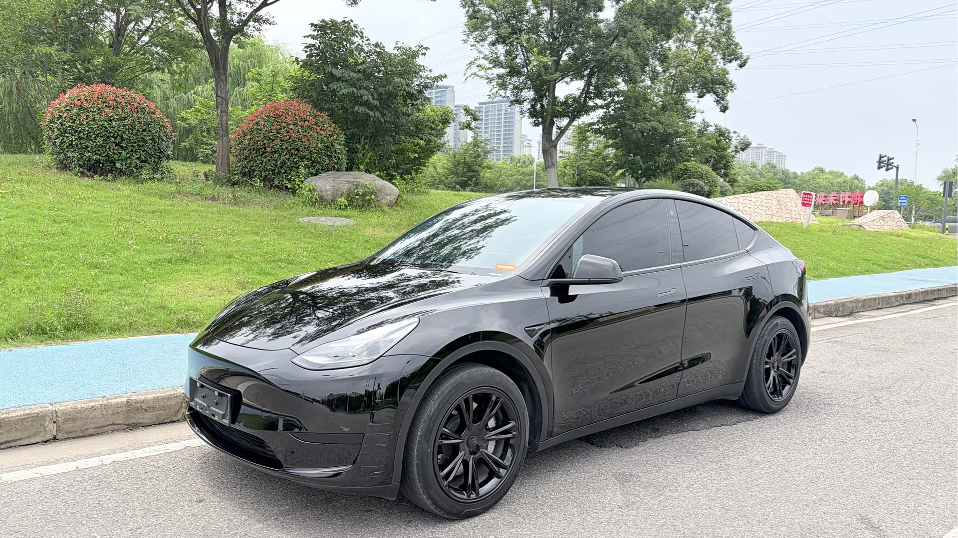 Tesla Model Y, 2023 1