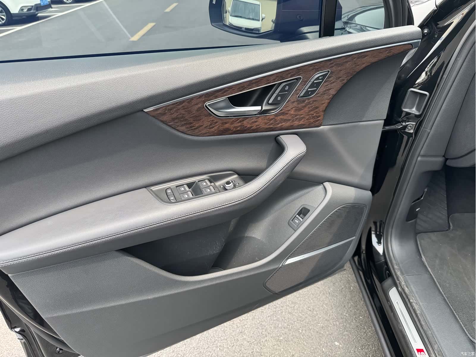Audi Q7, 2023 10