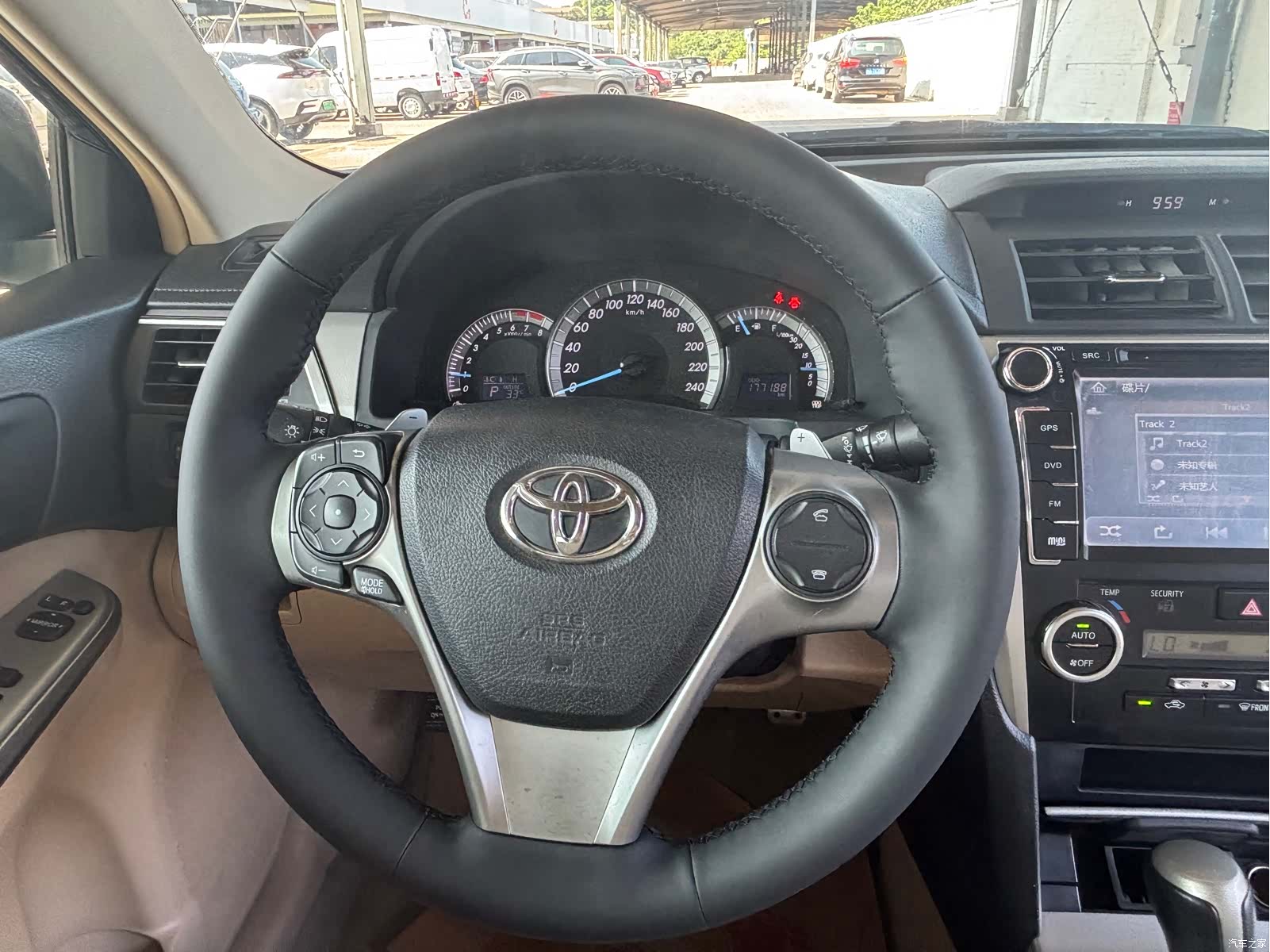 Toyota Camry, 2013 12