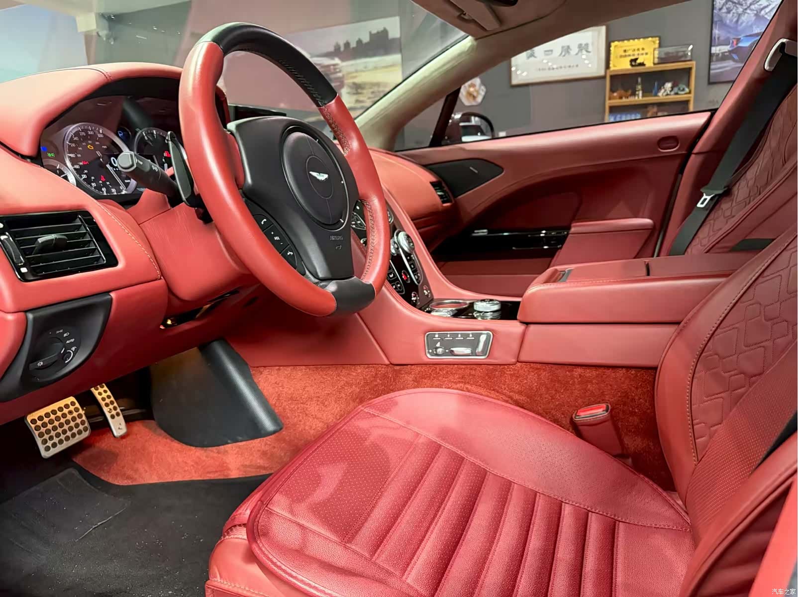 Aston Martin Rapide, 2019 10