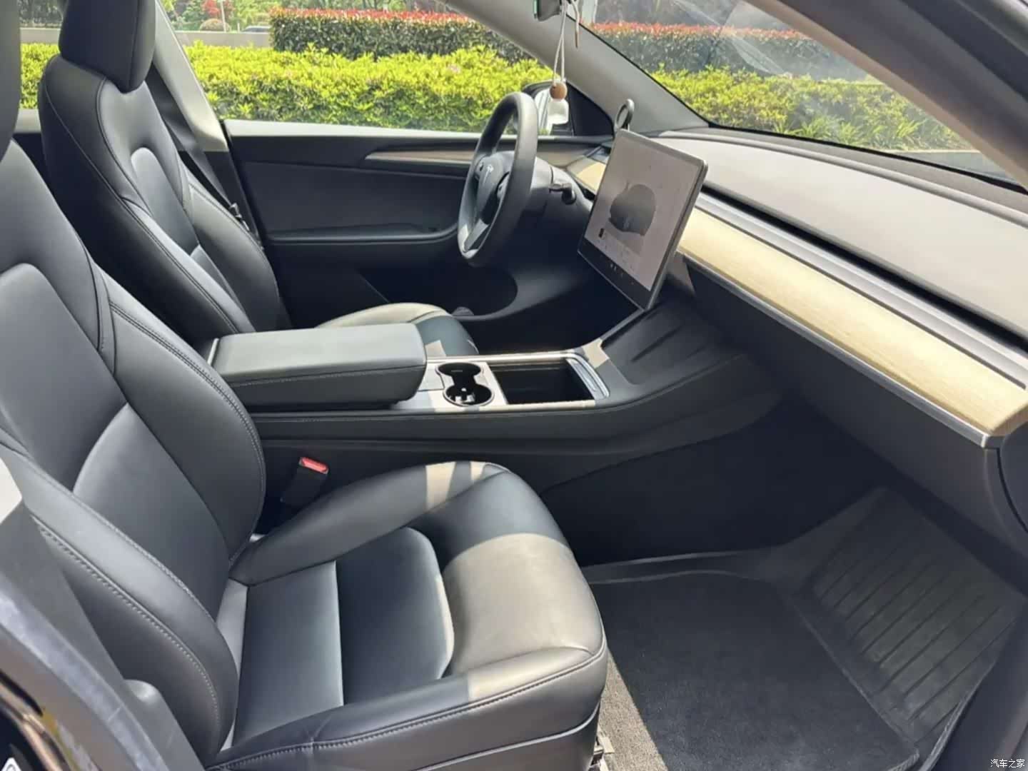 Tesla Model Y, 2022 14