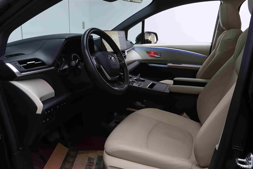 Toyota Granvia, 2023 13