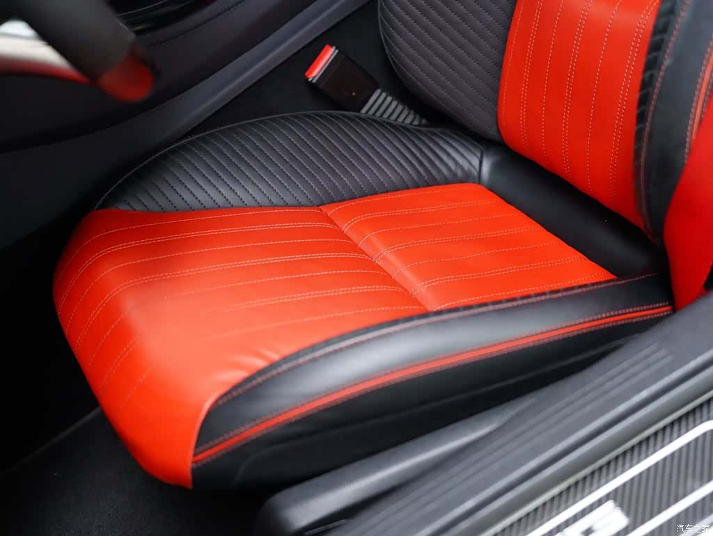 MG AMG, 2016 23