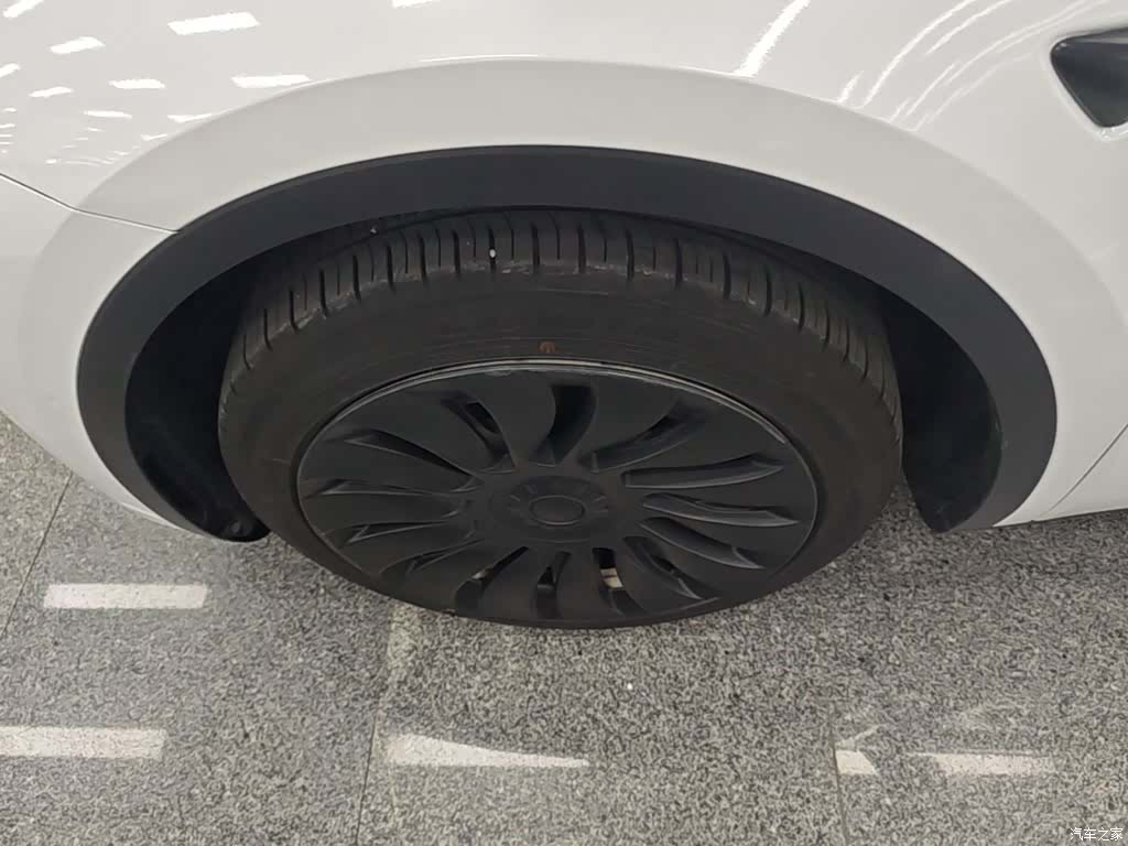 Tesla Model Y, 2022 23