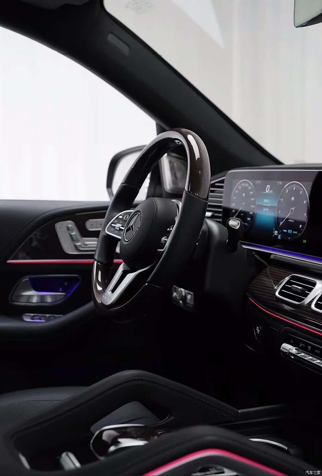 Maybach GLS, 2021 9