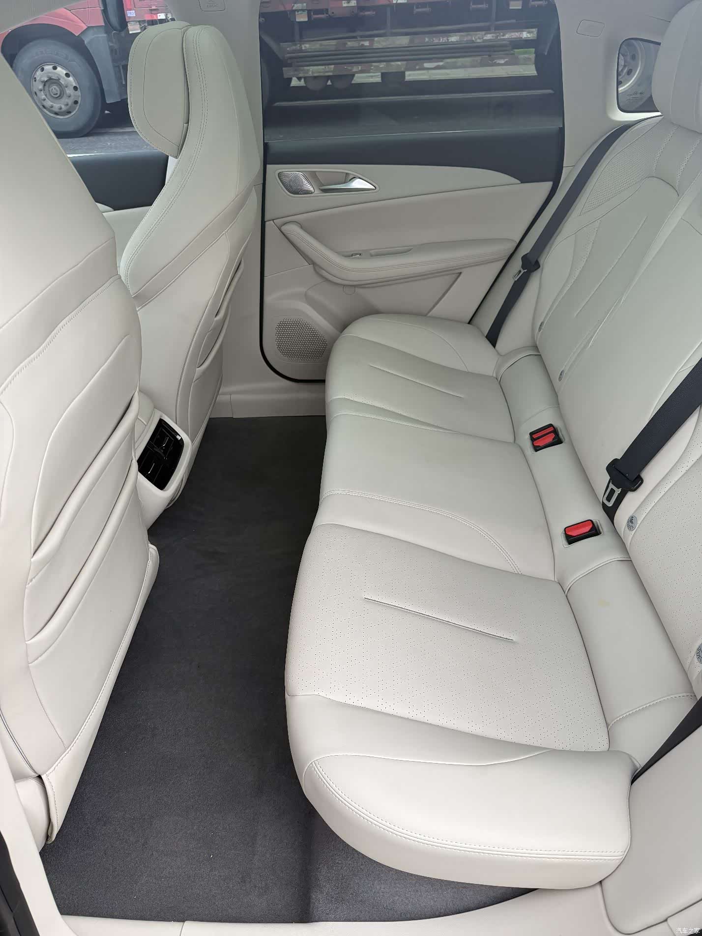 DongFeng S7, 2025 10