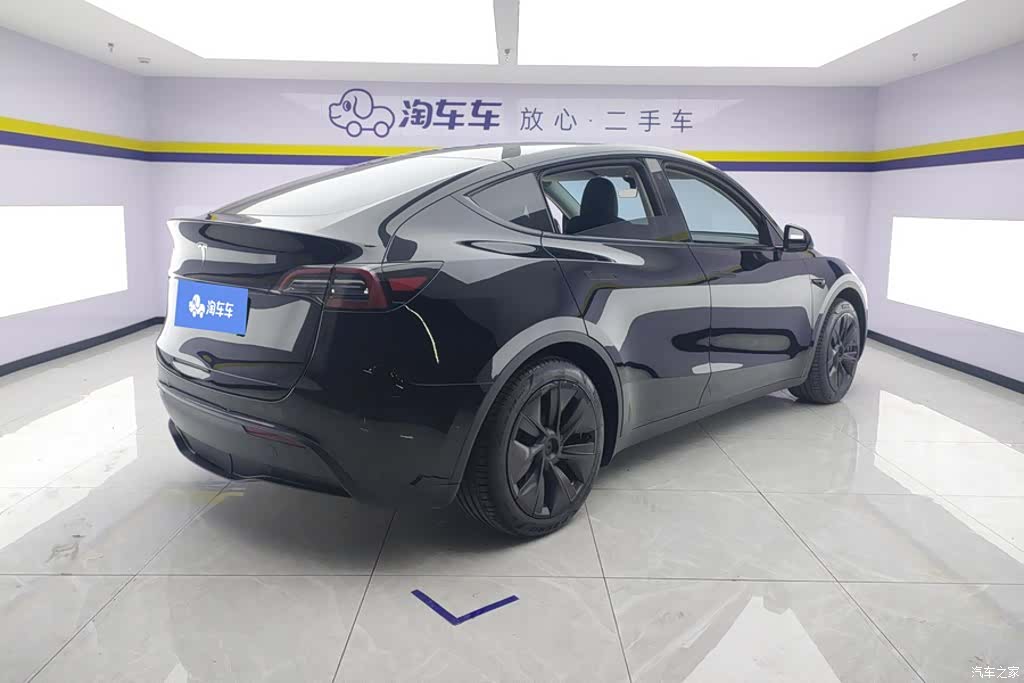 Tesla Model Y, 2023 3