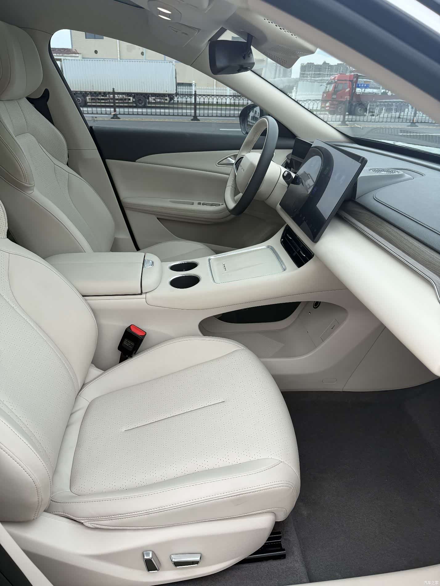 DongFeng S7, 2025 14