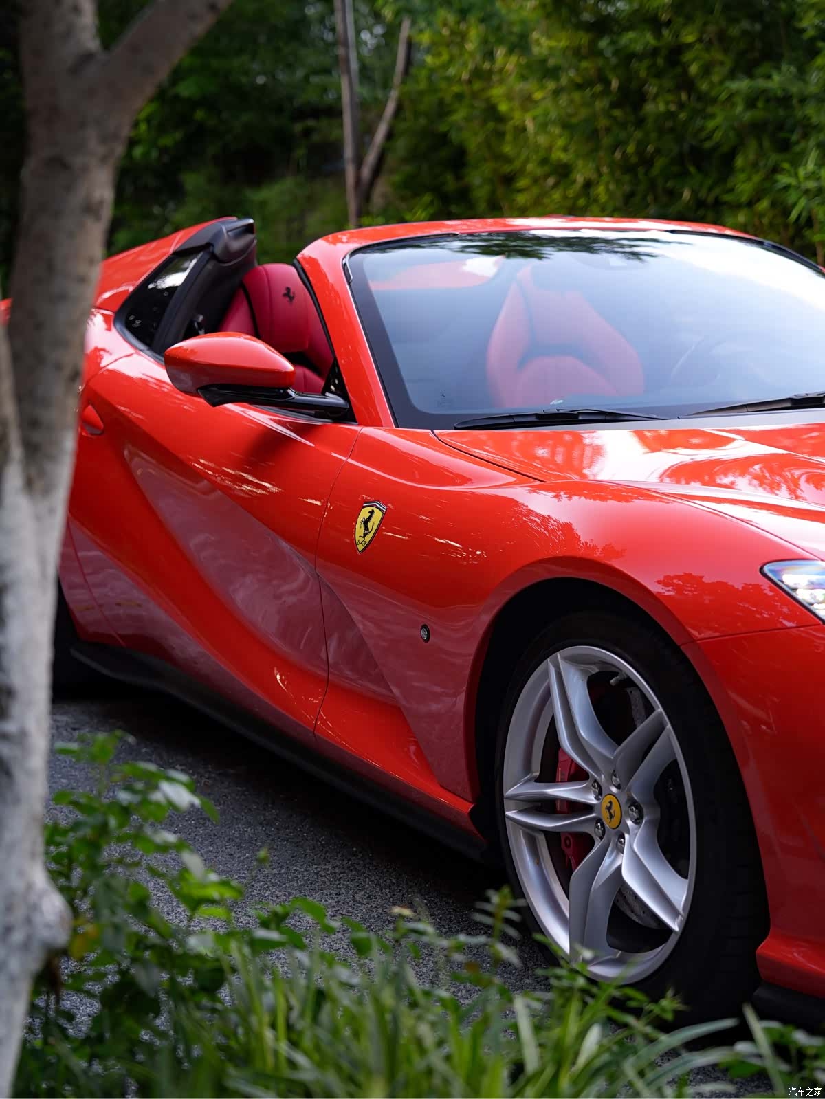 Ferrari 812, 2021 3