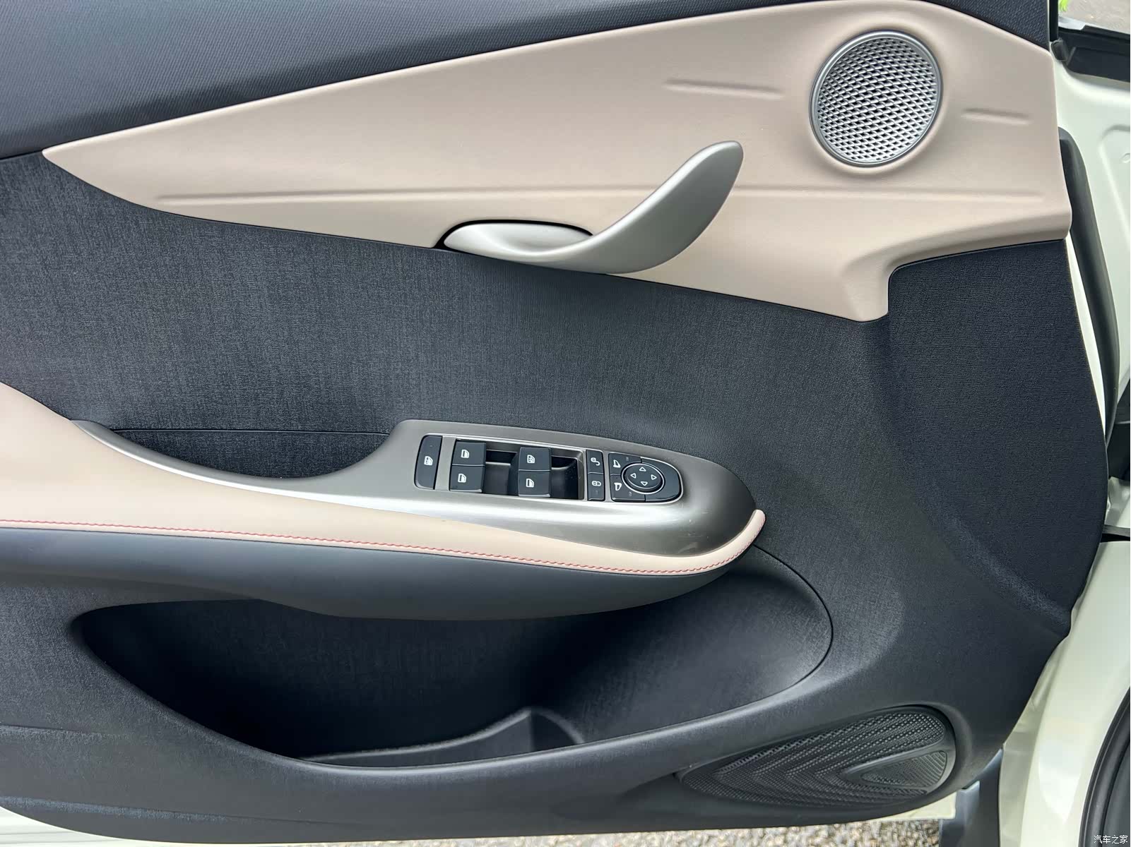 BYD Dolphin, 2022 15