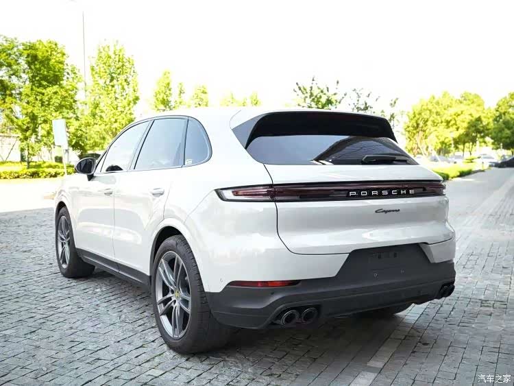 Porsche Cayenne, 2024 9