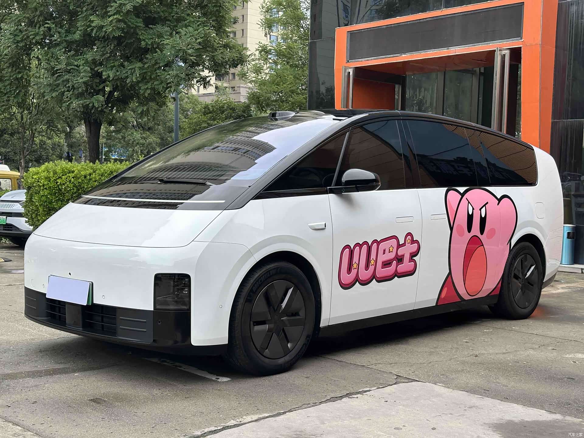 Li Auto MEGA, 2025 1