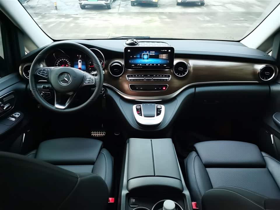 Mercedes-Benz V-class