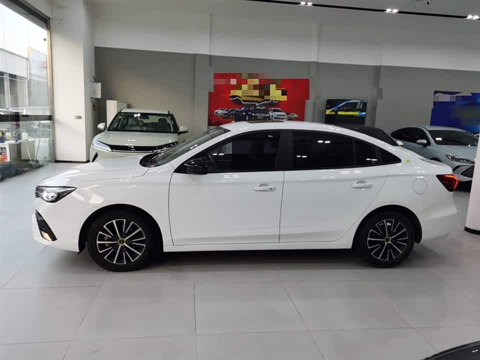 Roewe i5