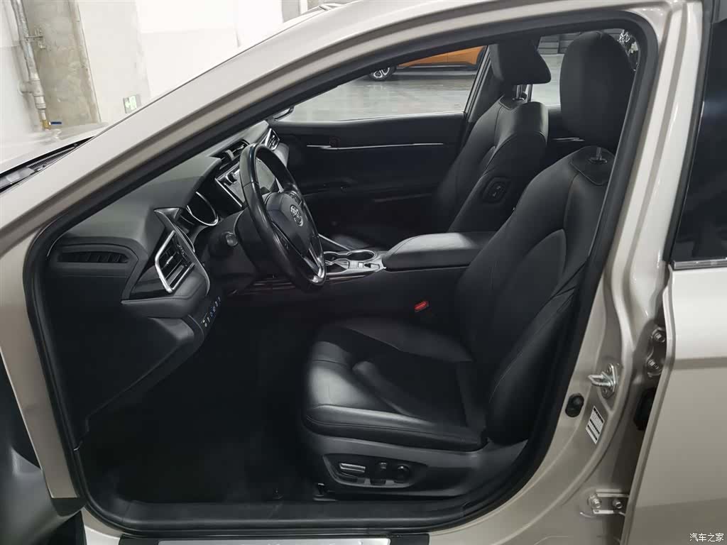 Toyota Camry, 2020 10