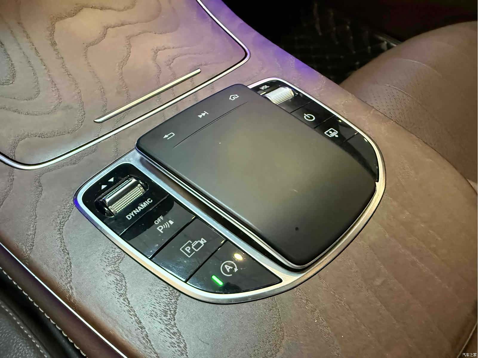 Mercedes-Benz E-Class, 2019 4