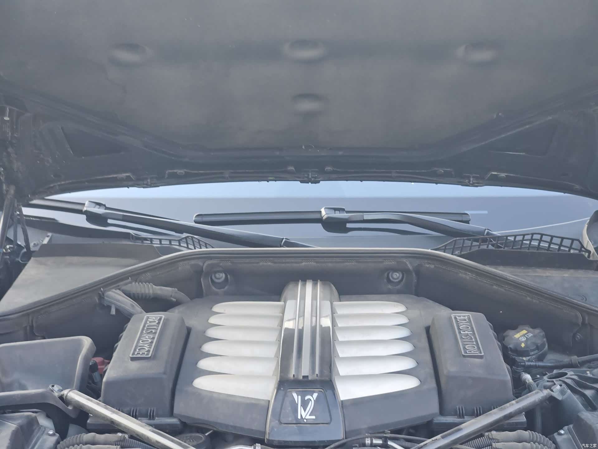 Rolls-Royce Ghost, 2014 25