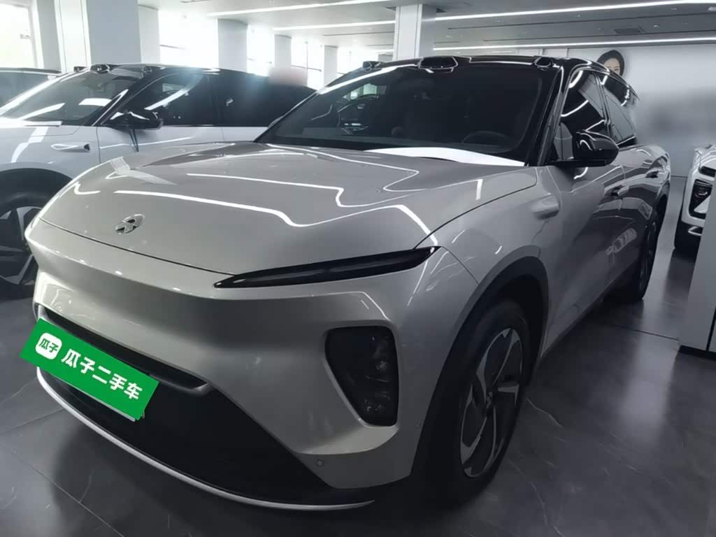 NIO ES8