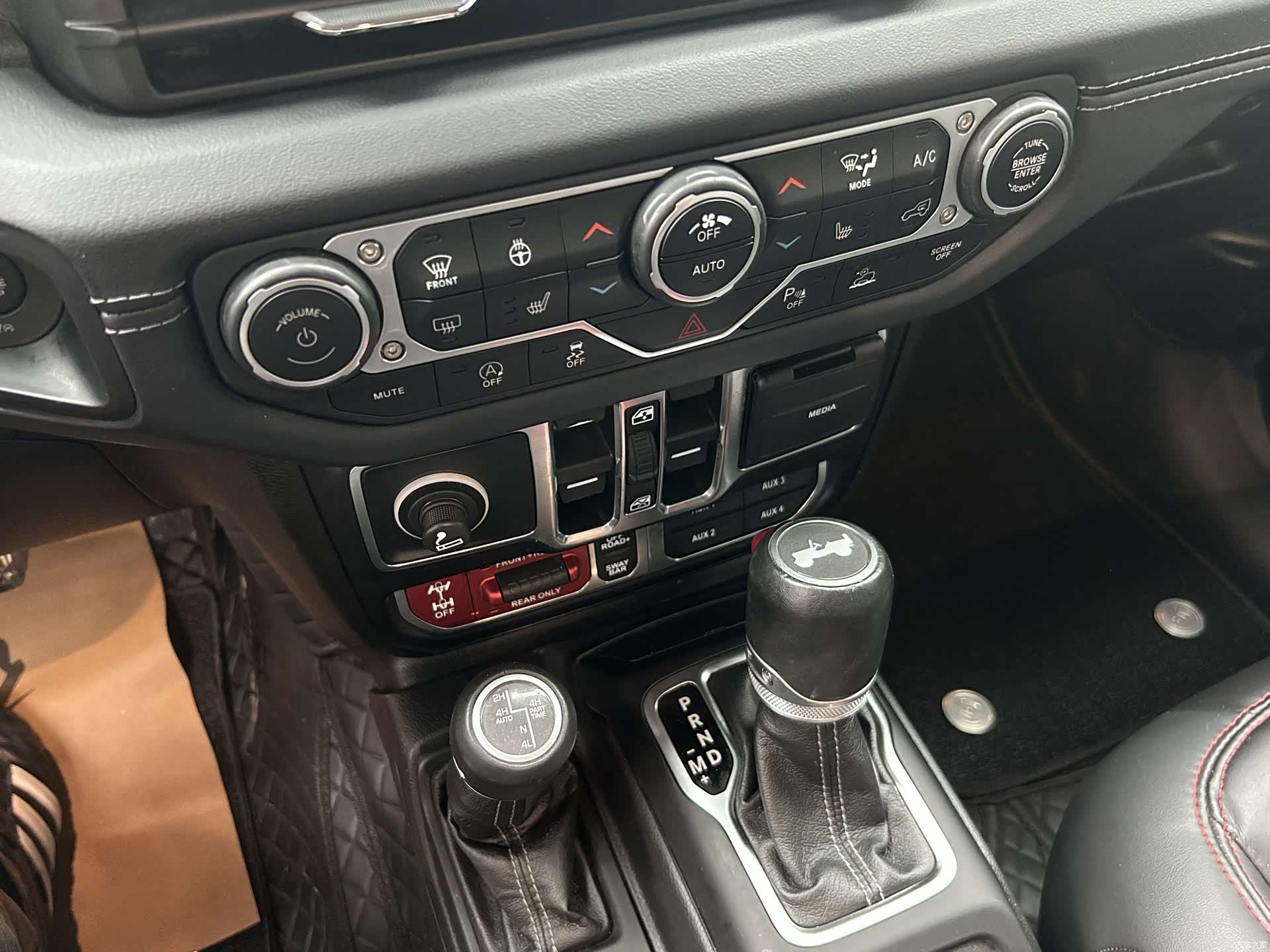 Jeep Wrangler, 2024 9