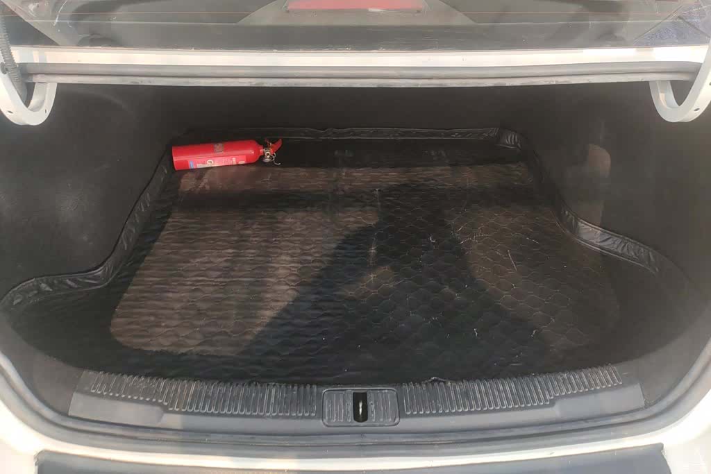 Roewe i5, 2022 4