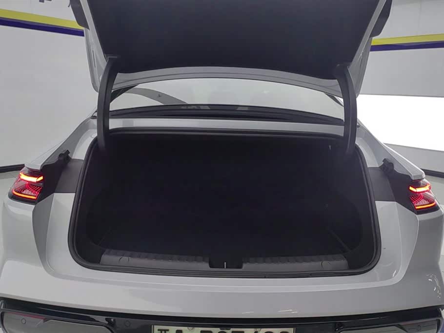 Geely Galaxy Galaxy E8