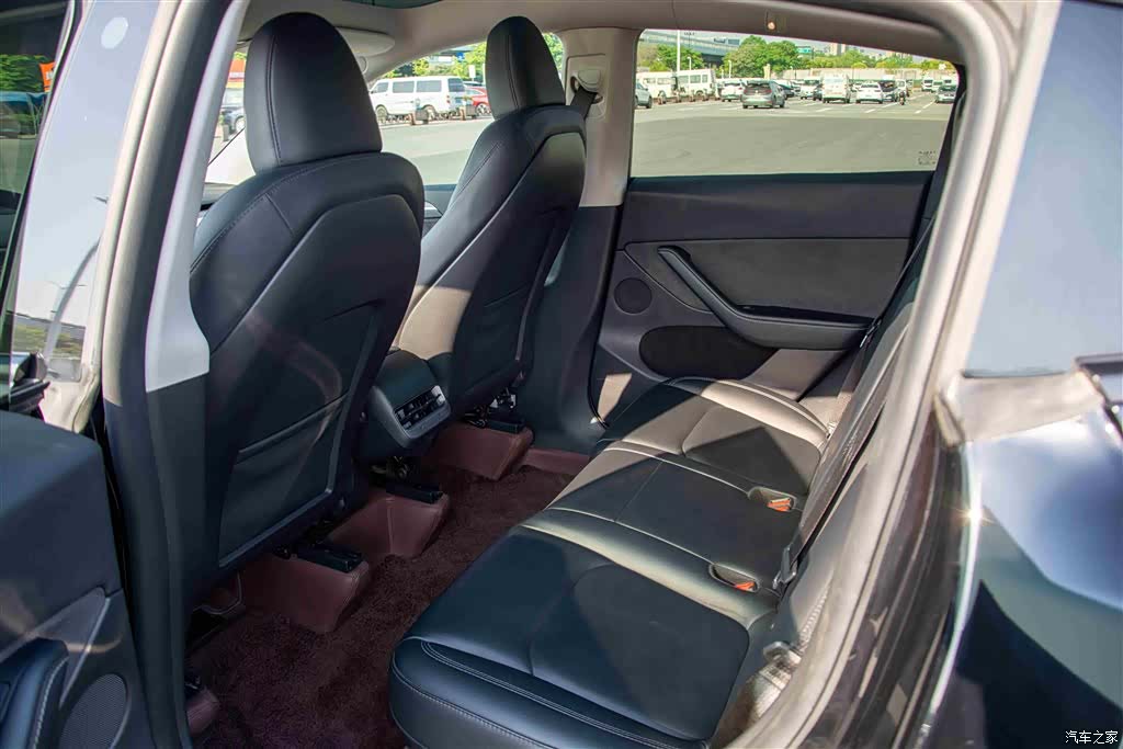 Tesla Model Y, 2023 12